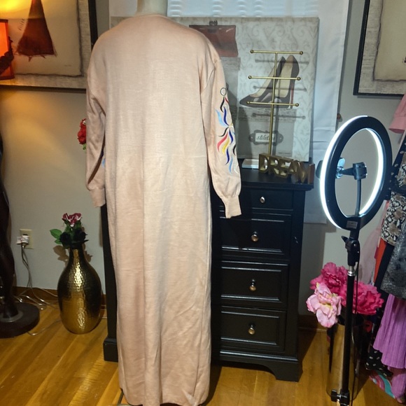 Rose colored embroidered maxi sweater NWOT - Picture 4 of 4